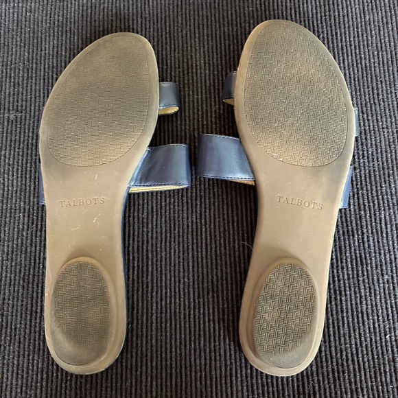 Two (2) pair summer Talbots Slides - Navy and White - Picture 5 of 8